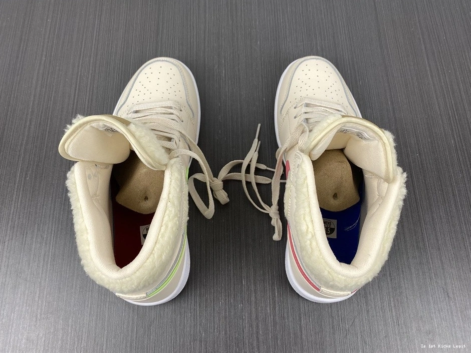 Fleece Mid 1 DO2207-264 (GS) Jordan Pearl - White 0120